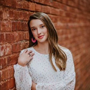 Meet your Posher, Hailey